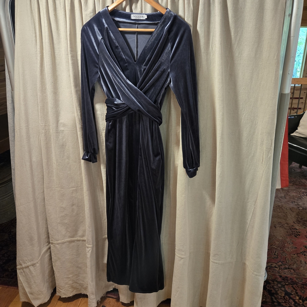 Elegant Velvet Wrap Maxi Dress in Navy Blue